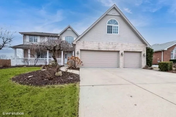 11235 Twin Lakes DR, Orland Park, IL 60467