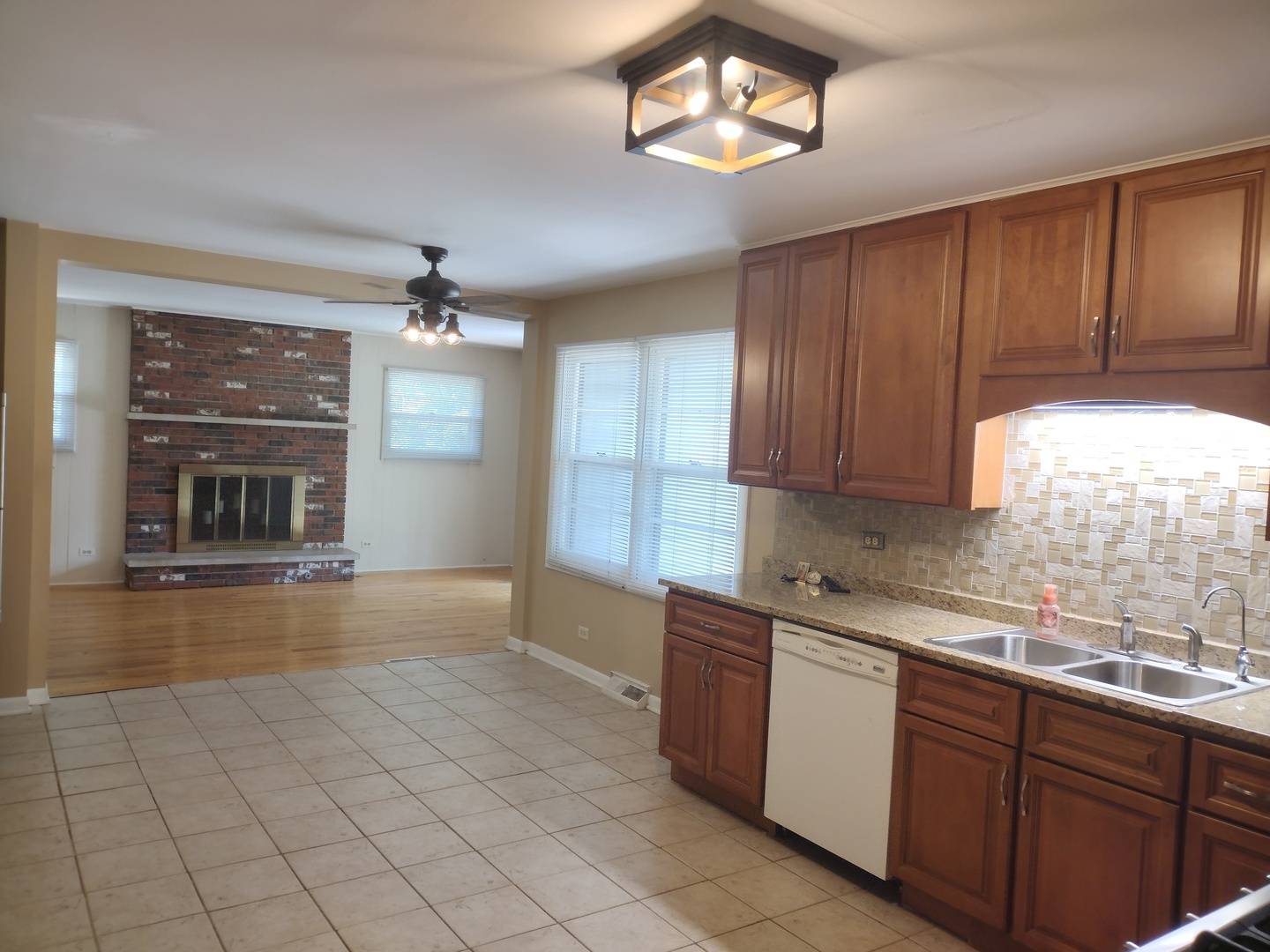 Naperville, IL 60565,1544 Towhee LN