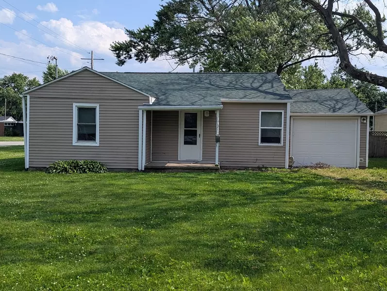 707 E Van Allen ST, Tuscola, IL 61953