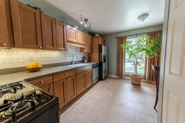Warrenville, IL 60555,3S277 Birchwood DR