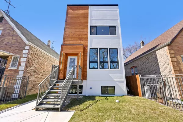 Chicago, IL 60651,940 N Karlov AVE