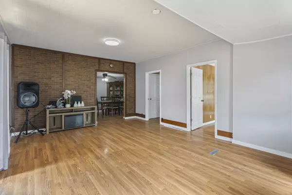 Marengo, IL 60152,906 N State ST