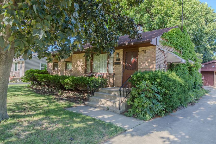 129 N CHASE AVE, Bartlett, IL 60103