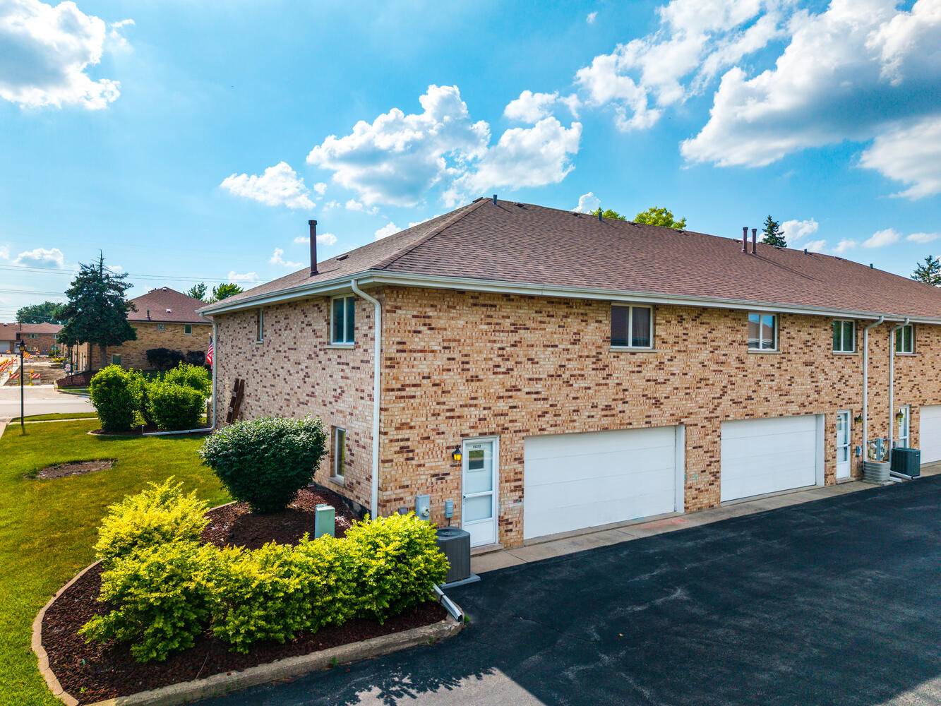 Orland Park, IL 60462,15317 S 73rd AVE #8