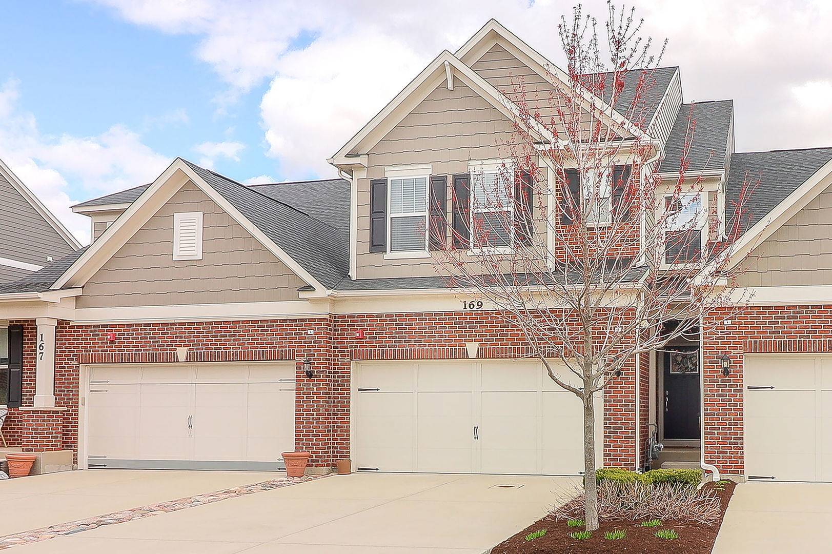 169 Waverly CT, Bloomingdale, IL 60108