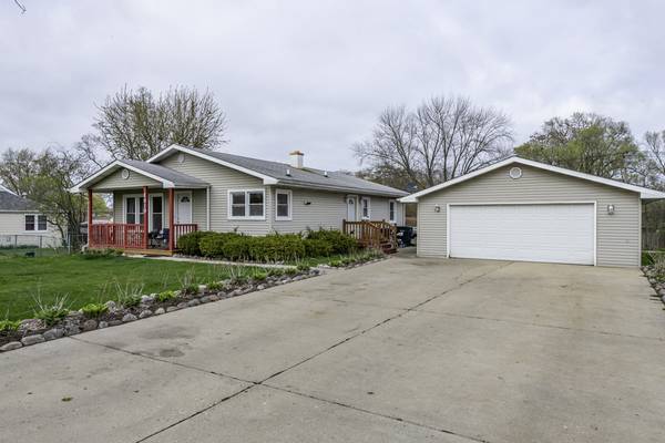 Zion, IL 60099,1819 Galilee AVE