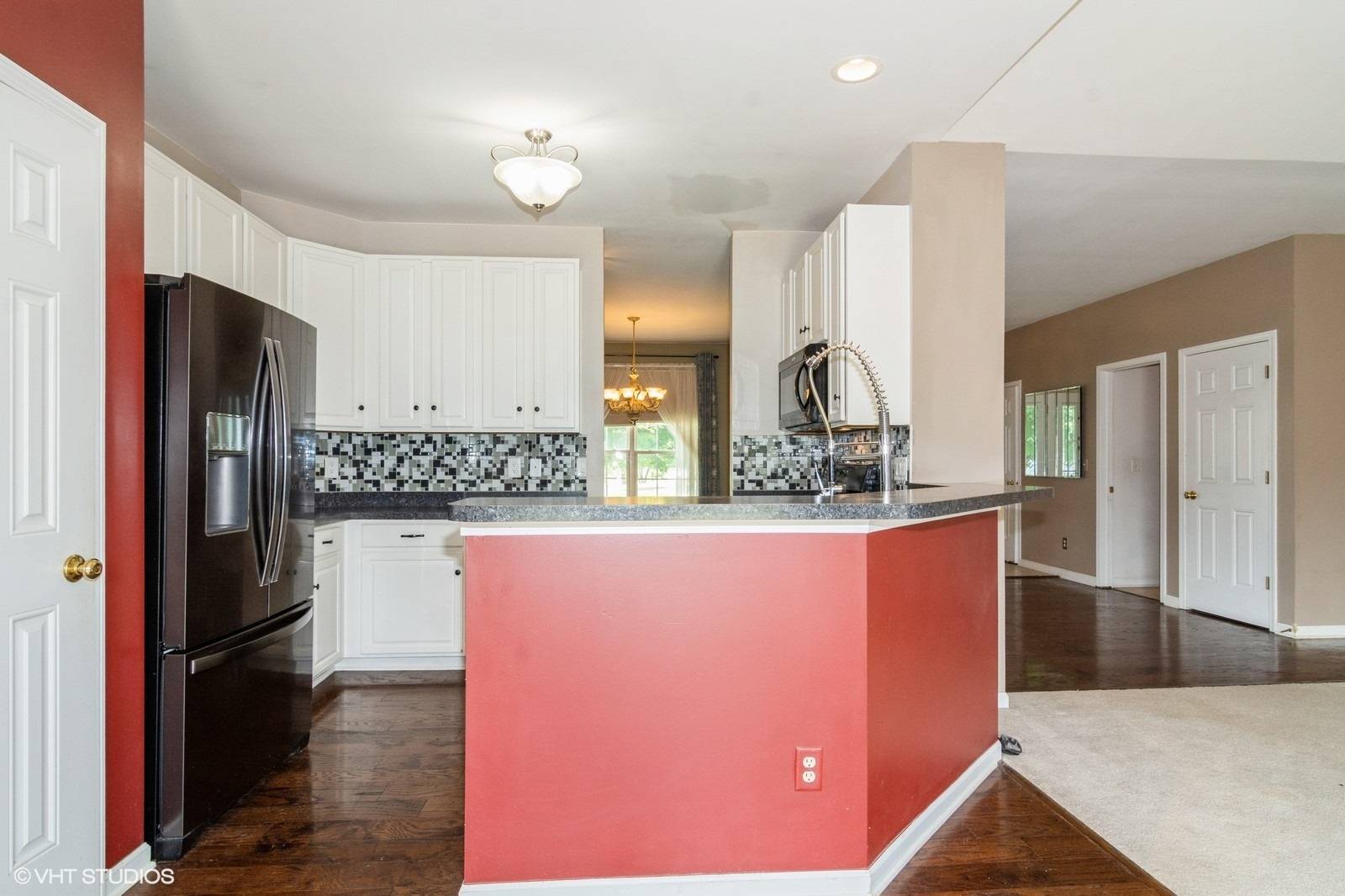 Dekalb, IL 60115,3452 Basswood LN