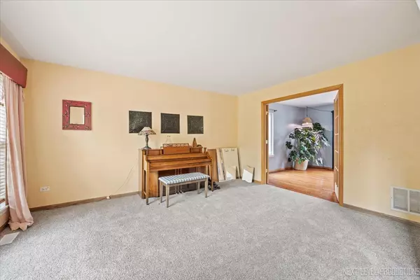 Aurora, IL 60503,2474 Spring Valley CT