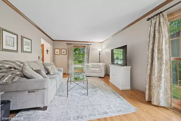 Palatine, IL 60067,940 S Cedar ST