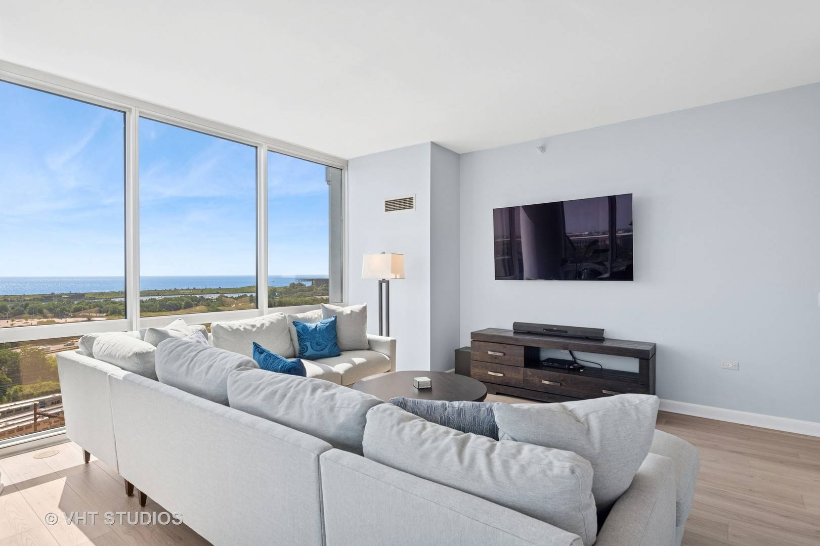 Chicago, IL 60616,1629 S PRAIRIE AVE #1301