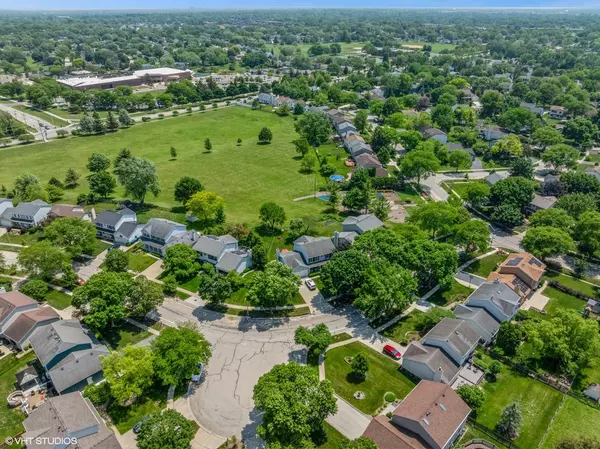 Schaumburg, IL 60194,600 N Brookdale DR