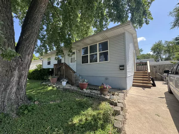 244 S Hadsall ST,  Genoa,  IL 60135