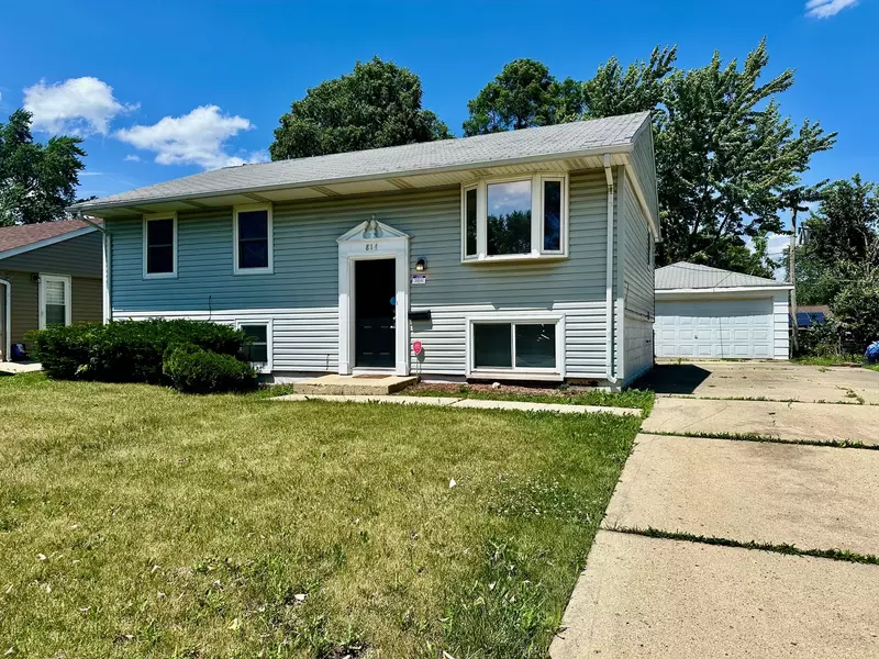 814 Surrey DR, Streamwood, IL 60107