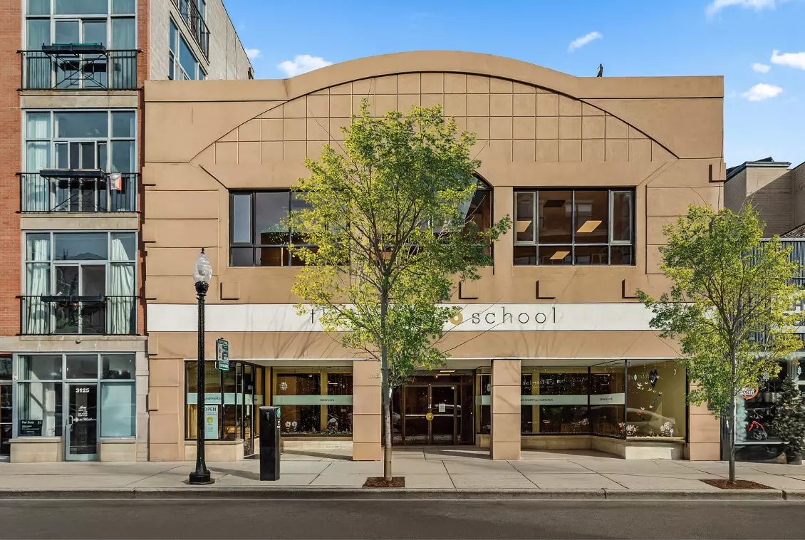 Chicago, IL 60657,3121 N Lincoln AVE