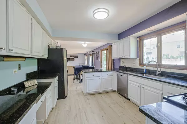 Schaumburg, IL 60173,1532 Petersham LN