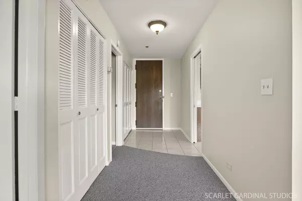 Wood Dale, IL 60191,190 S Wood Dale RD #406
