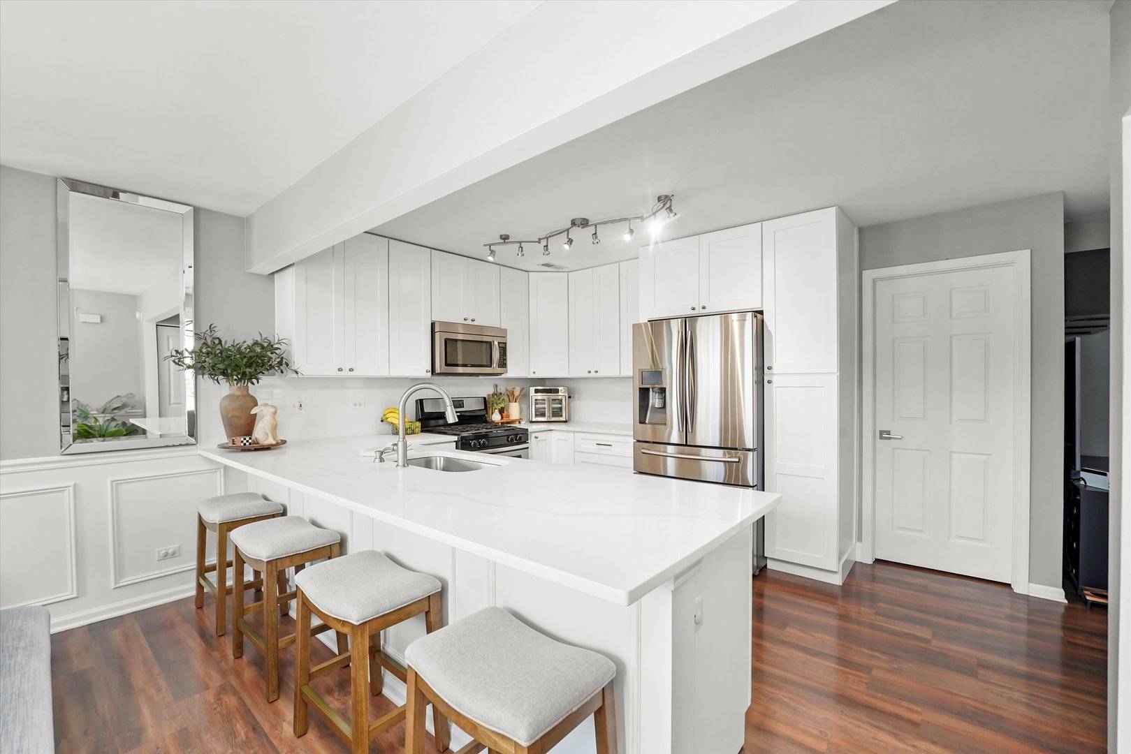 Aurora, IL 60504,1718 Maple Park LN