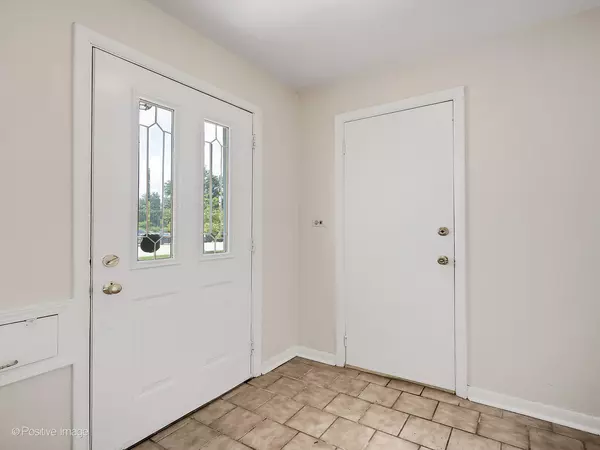 Clarendon Hills, IL 60514,118 Burlington AVE