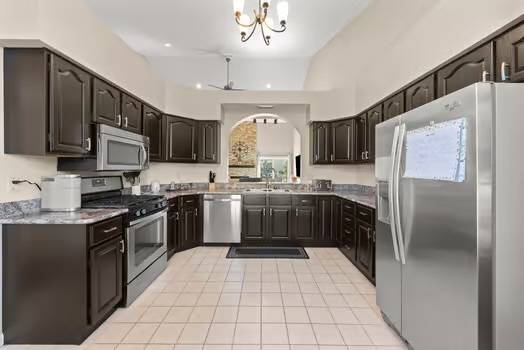 Dekalb, IL 60115,1208 Bellevue DR