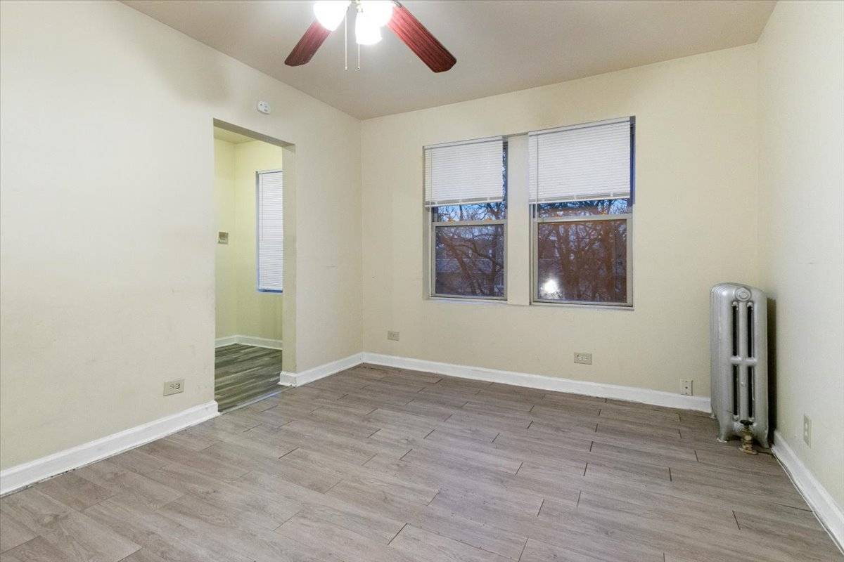 Chicago, IL 60649,7827 S South Shore DR #408