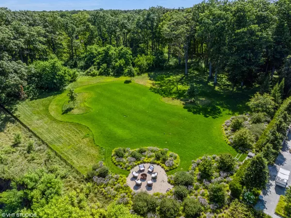 Lake Bluff, IL 60044,700 Forest Cove RD