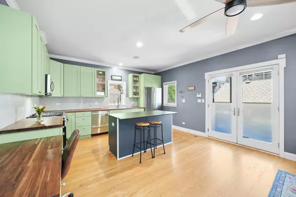 Chicago, IL 60657,1749 W Roscoe ST #1