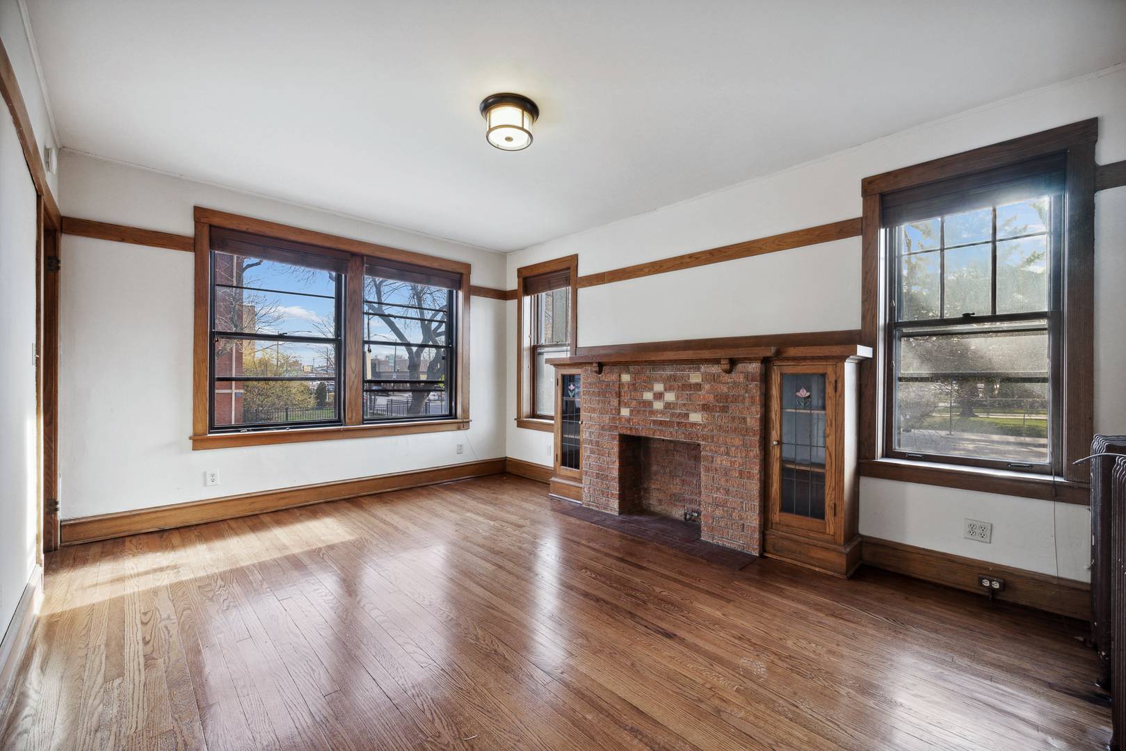 Chicago, IL 60618,3952 W Waveland AVE #3