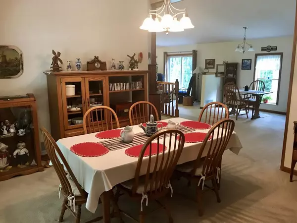 Putnam, IL 61560,10 Senachwine CIR