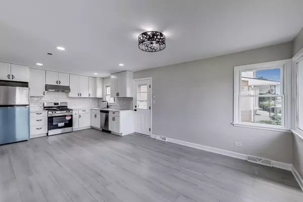 Niles, IL 60714,8433 W Betty TER W