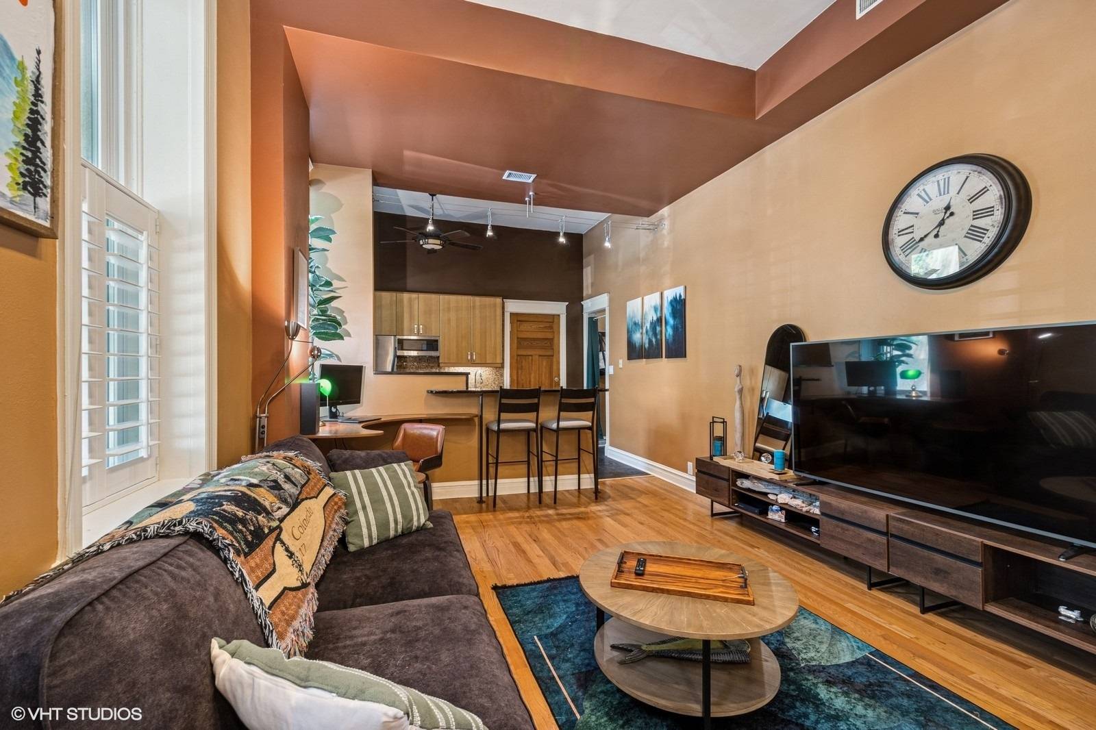 Chicago, IL 60614,909 W Wisconsin ST #1M