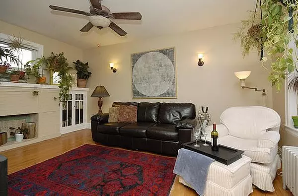 Chicago, IL 60625,3135 W LELAND AVE #3W