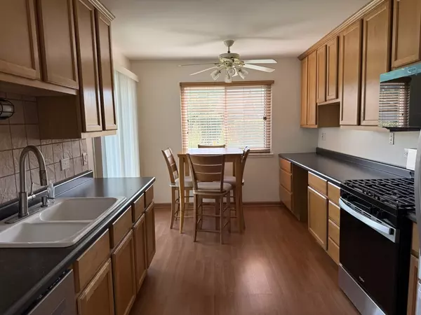 Schaumburg, IL 60193,324 Oak Meadow CT #D1