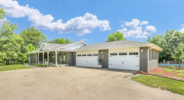 401 A County Road 2500 N, Mahomet, IL 61853