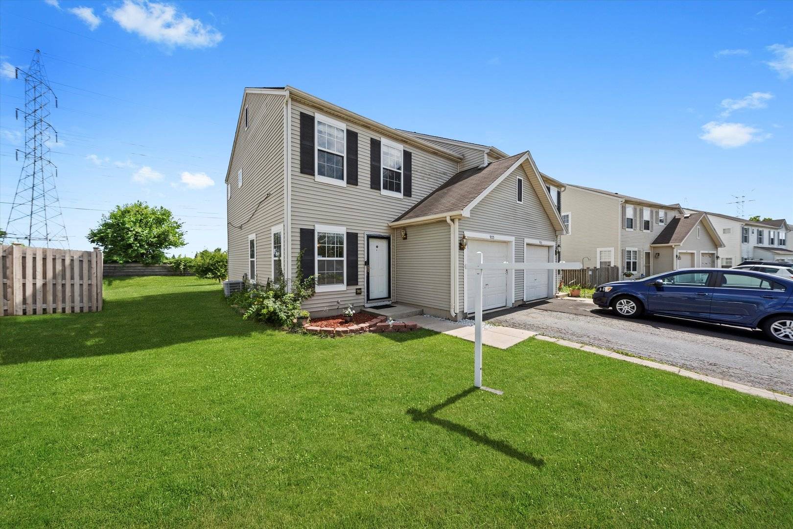 923 E SAVANNAH DR, Romeoville, IL 60446