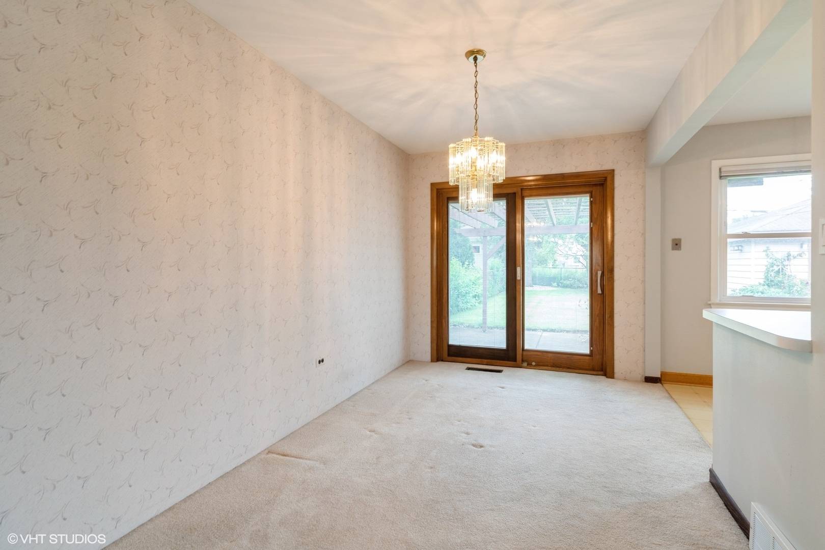 Des Plaines, IL 60016,1036 Perda LN
