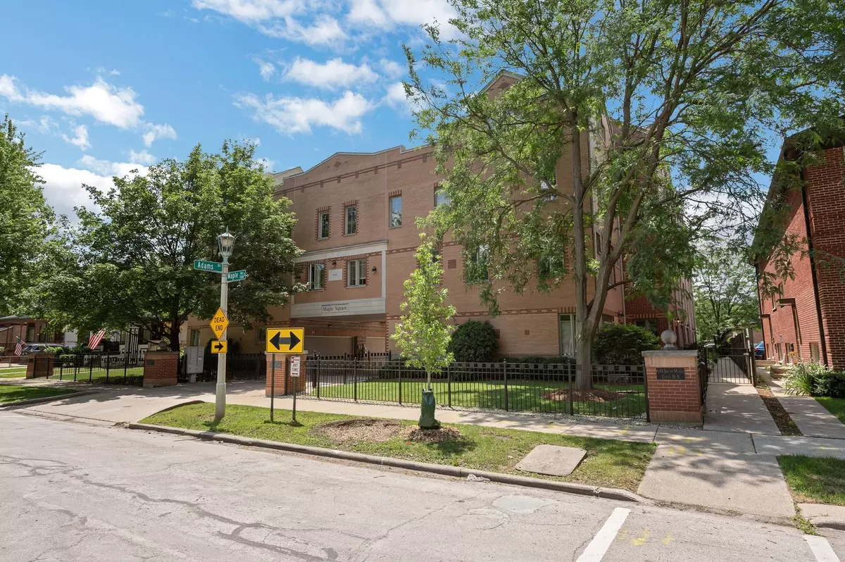 Oak Park, IL 60304,641 S Maple AVE #I