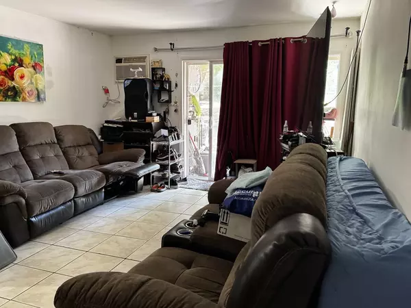 Palatine, IL 60074,1B E Dundee Quarter DR #102