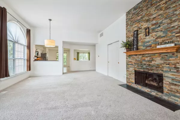 Vernon Hills, IL 60061,602 Muskegan CT #602