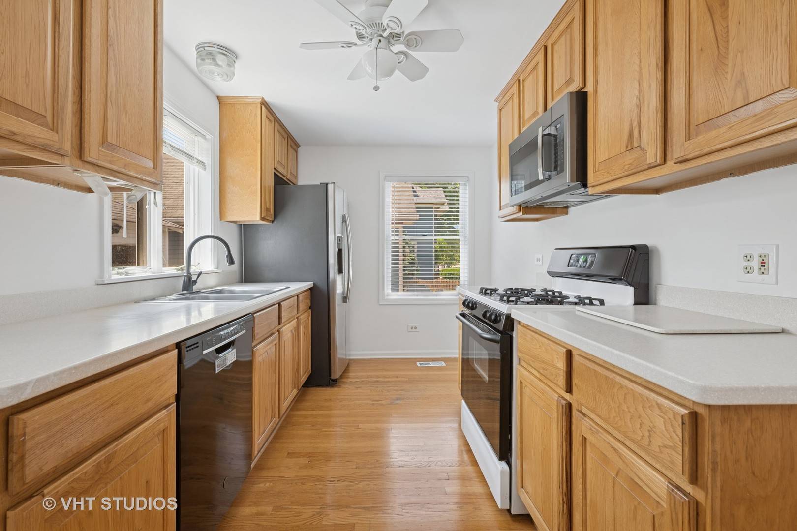 Barrington, IL 60010,115 E Lincoln AVE