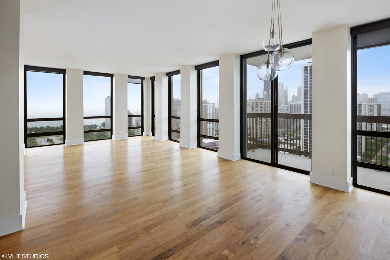 Chicago, IL 60614,1660 N LaSalle DR #2701-03