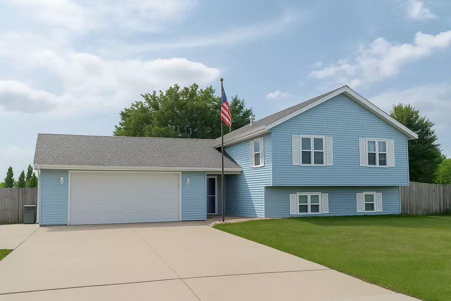 828 Thornberry DR, Ottawa, IL 61350