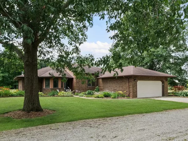 2911 E Oaks RD N, Urbana, IL 61802