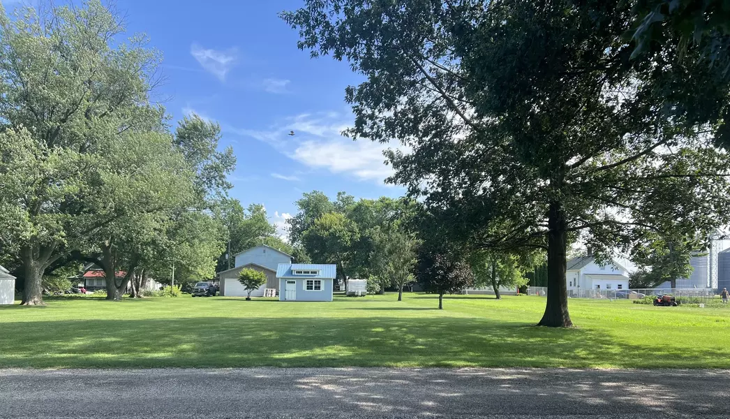 230-005 Wayne ST, Leroy, IL 61752