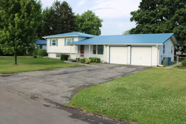 819 S West ST, Earlville, IL 60518