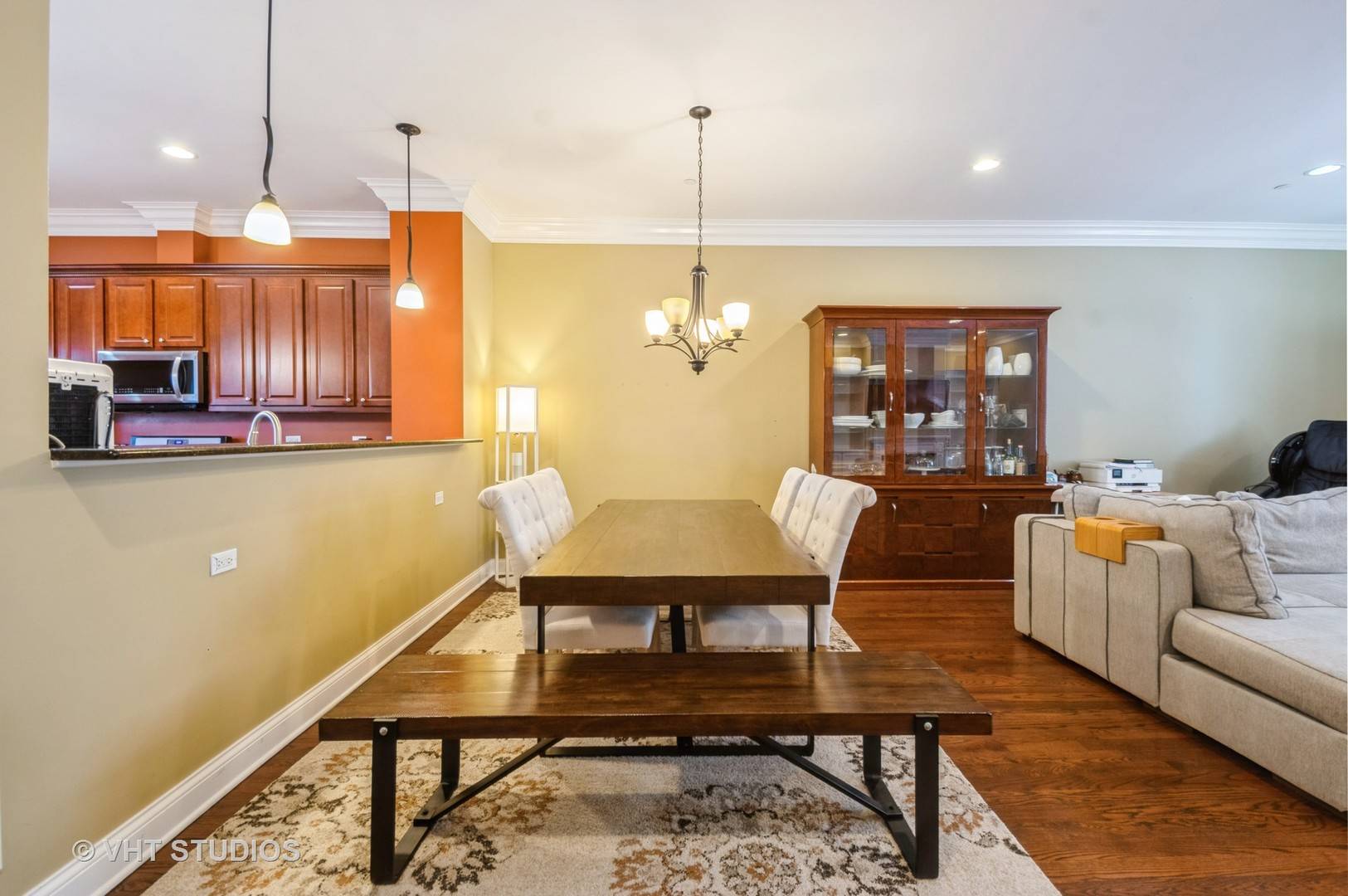Lincolnwood, IL 60712,6531 N Lincoln AVE #6