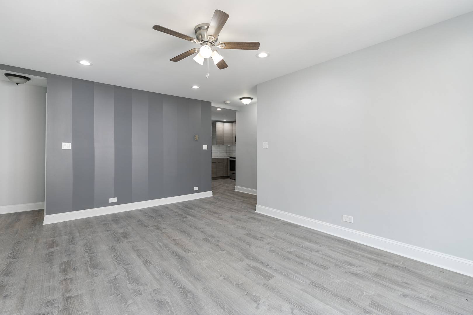 Chicago, IL 60626,7630 N Eastlake TER #1E