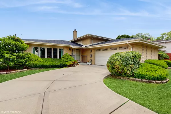 9625 S Kenton AVE, Oak Lawn, IL 60453