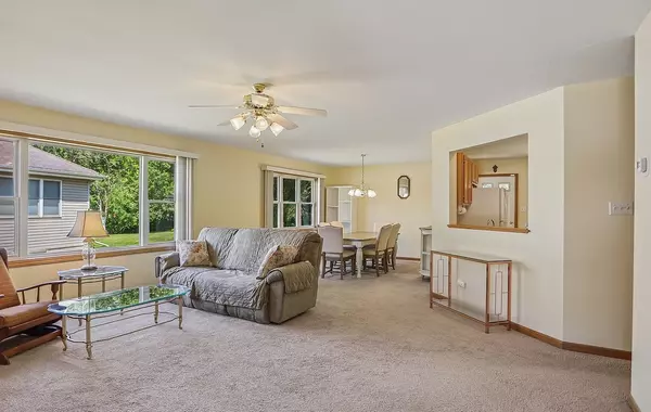 Steger, IL 60475,217 Hillcrest LN