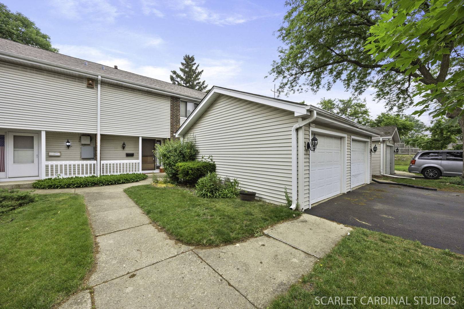 4S768 Pinehurst DR, Naperville, IL 60563