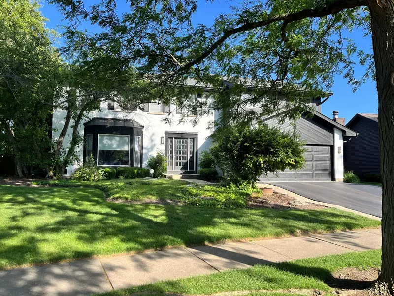 4028 Lindenwood LN, Northbrook, IL 60062